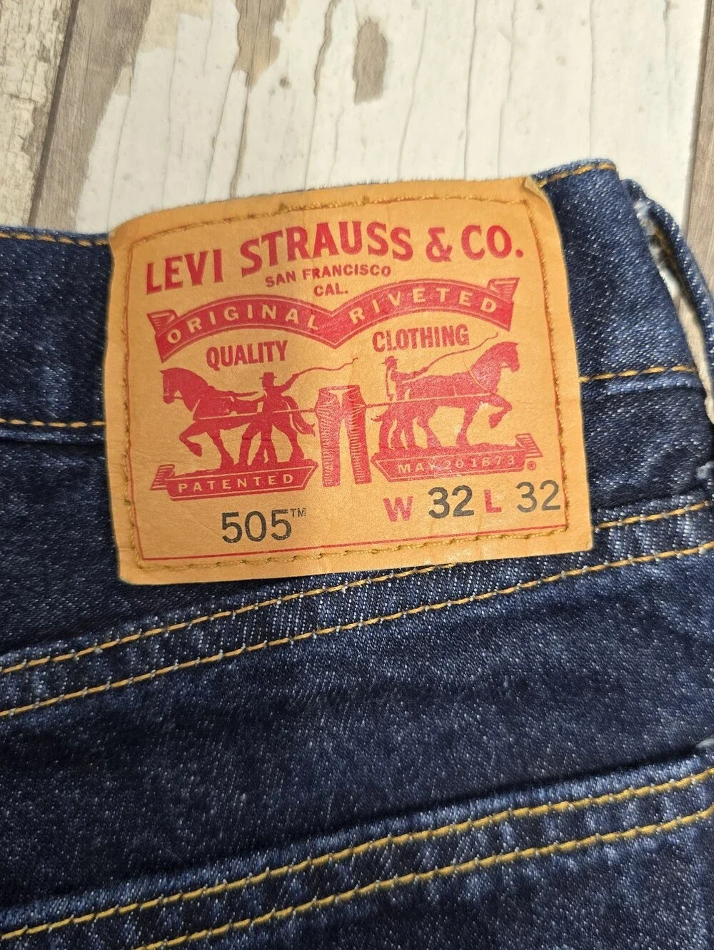 Levi's 505 Men's Jeans Size 32x32 Classic Straight Leg Dark Wash